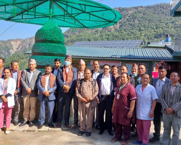 c6hyp4fh1groupphotoafterhospitalvisit