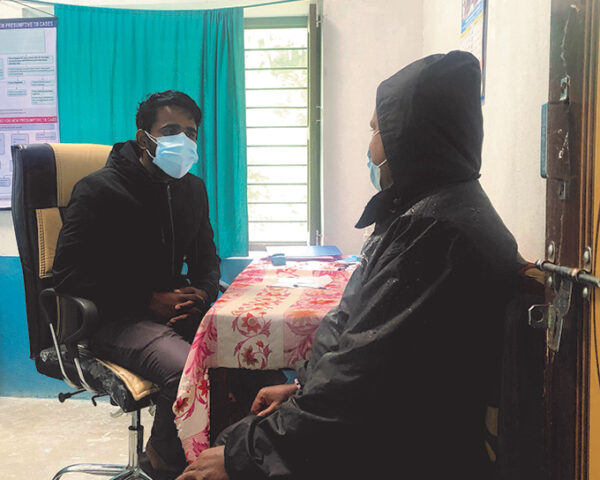 gh7mtwawDr.-Mahat-with-patient_cropped